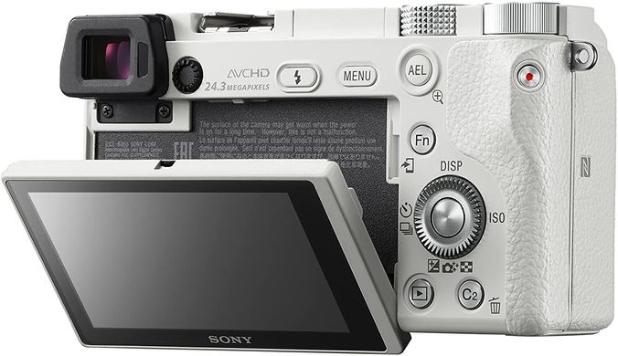 Фотоаппарат Sony Alpha a6000 + 16-50 White (ILCE6000LW.CEC)